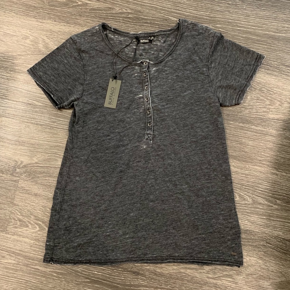 Gray top